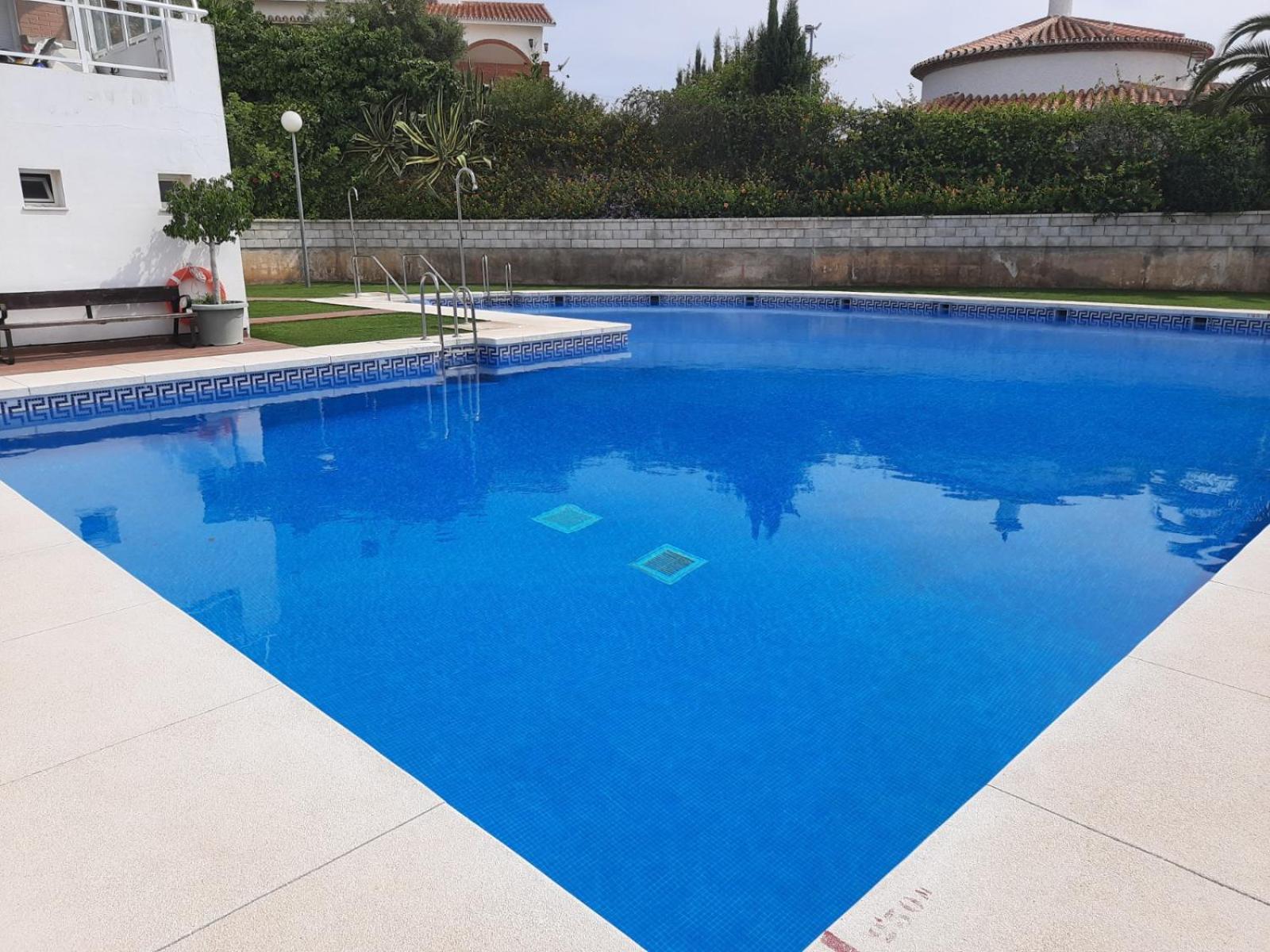Apartment In Costa Del Sol With Large Terrace For 9 People Rincón de la Victoria Habitación foto